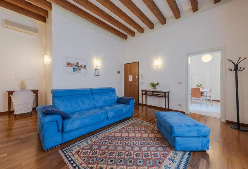 Suite com Vistas, Corte Nova