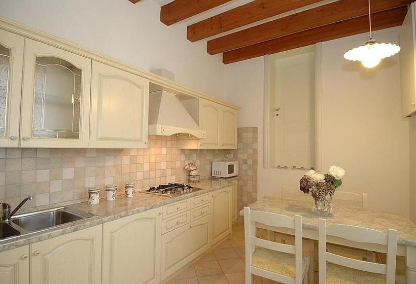 Suite 2 Quartos, Corte Nova