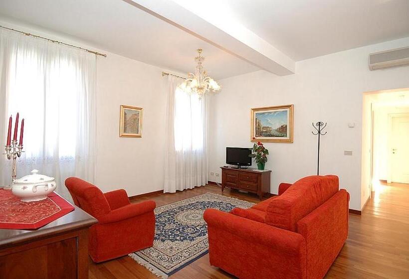 Suite 2 Quartos, Corte Nova