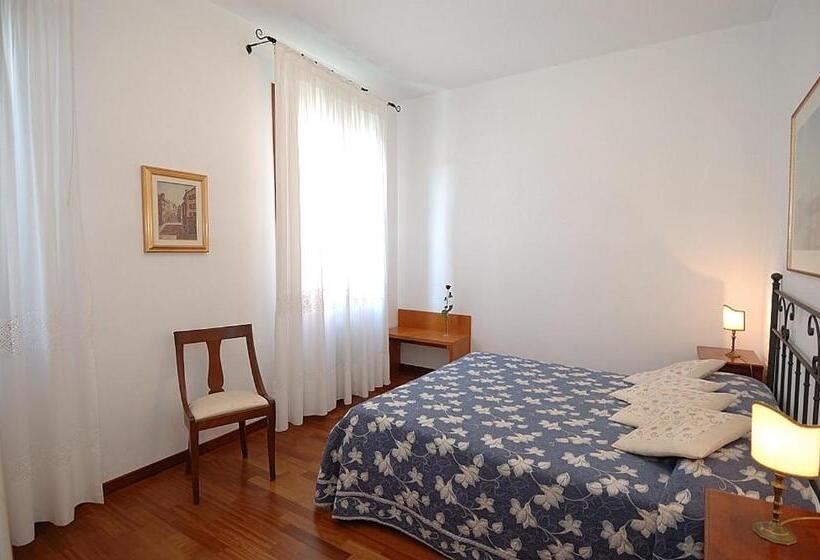 Suite 2 Quartos, Corte Nova