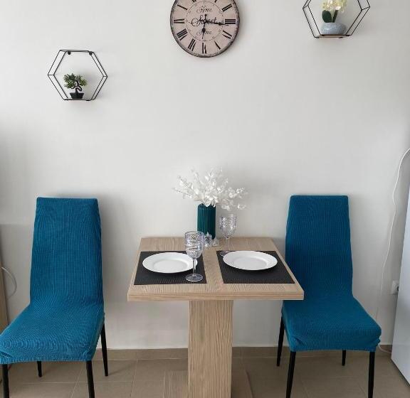 Студио Стандарт Вид на Бассейн, Admiral Plaza