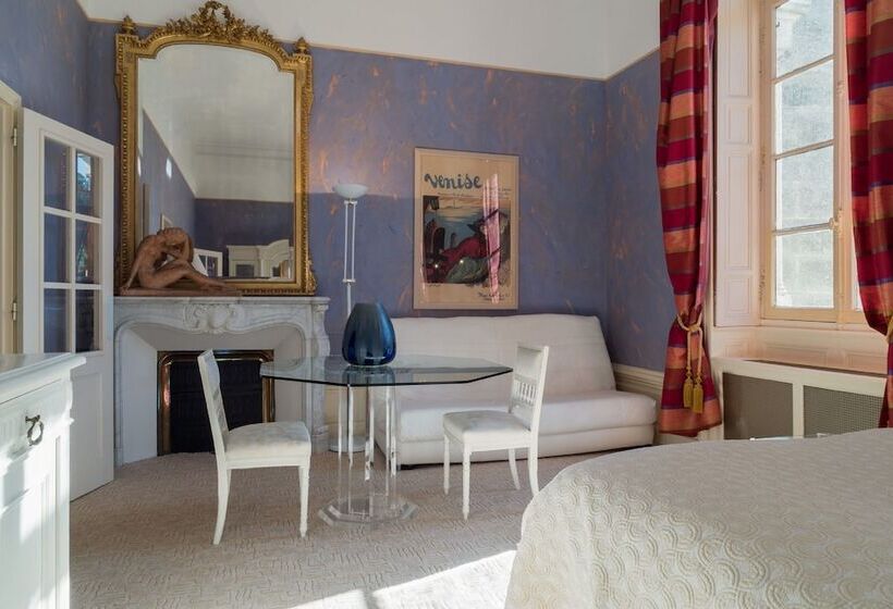 四人高级间, Château De Nieuil