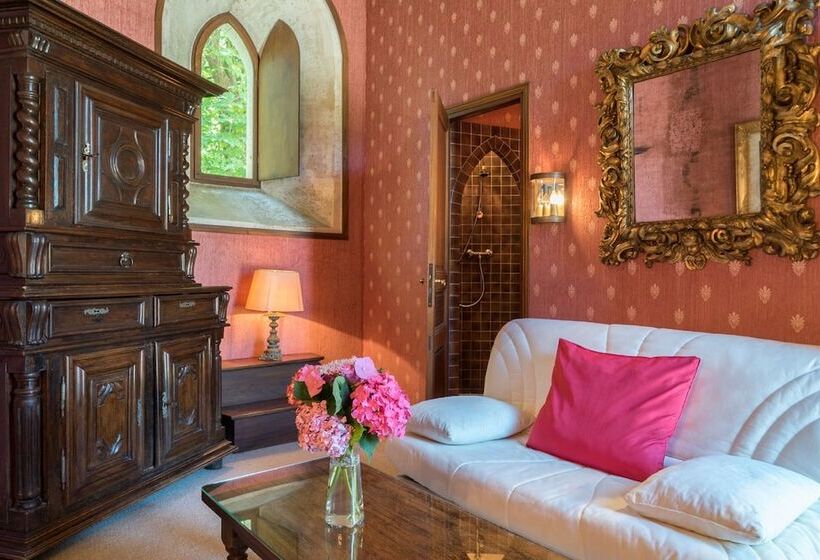 舒适三人间, Château De Nieuil