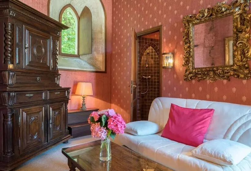 Comfort Kolmen Hengen Huone, Château De Nieuil
