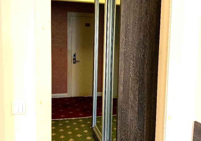 اتاق استاندارد, Golden Palace