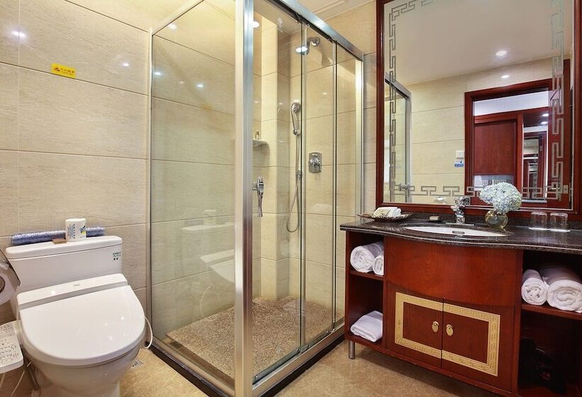 Номер Стандарт, Guilinyi Royal Palace