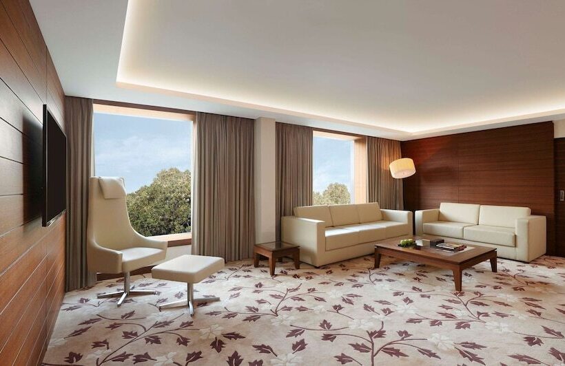 2 베드룸 디럭스 스위트, Hilton Bangalore Embassy Golflinks