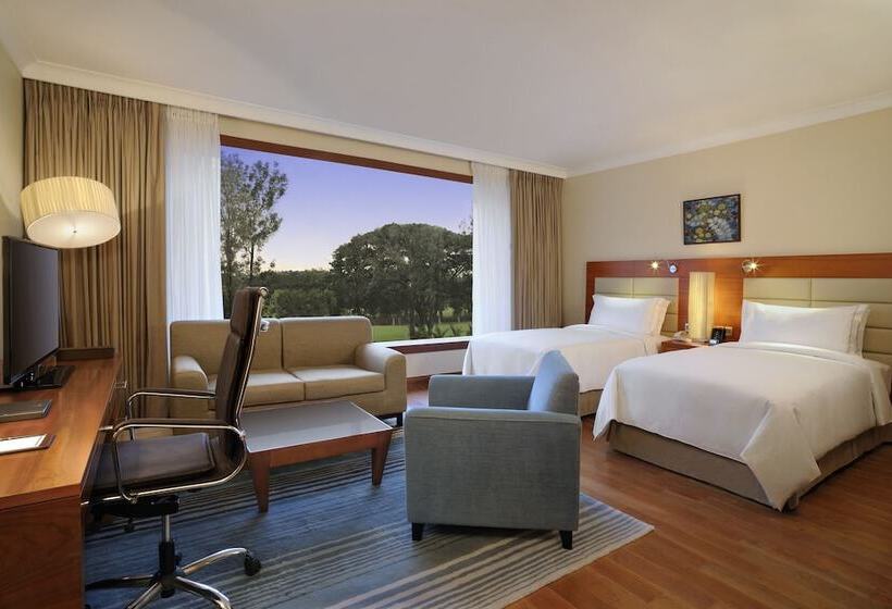 غرفة قياسية, Hilton Bangalore Embassy Golflinks