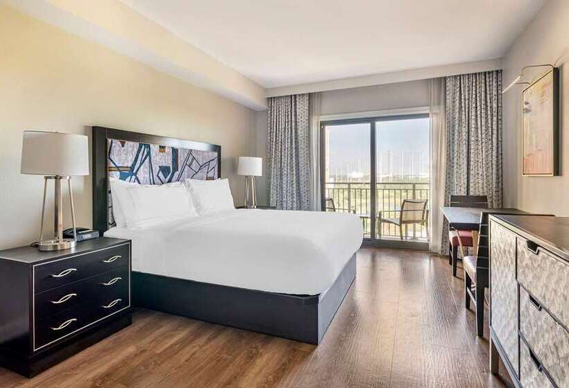 غرفة قياسية سرير كينج, Hilton Bangalore Embassy Golflinks