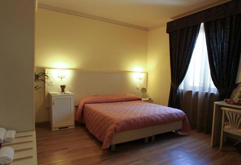 Номер Стандарт, Il Monte