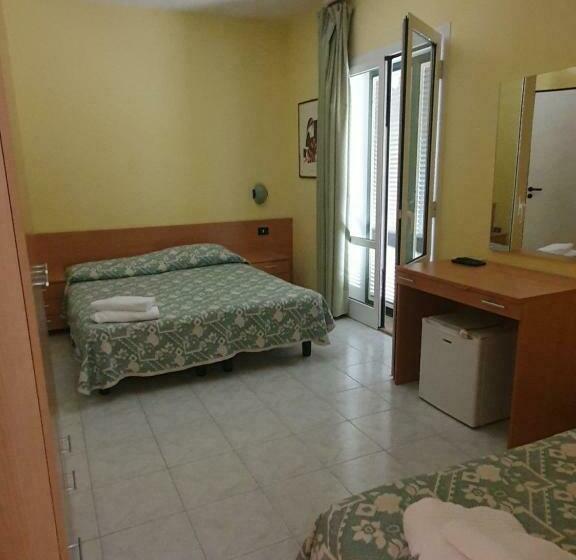 اتاق استاندارد سه نفره, Il Timone