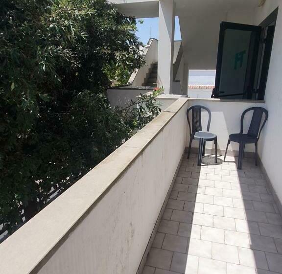 اتاق استاندارد سه نفره, Il Timone