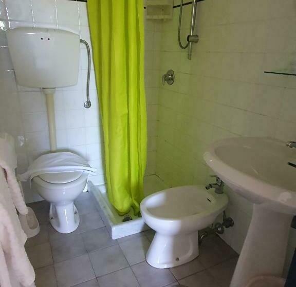 اتاق استاندارد سه نفره, Il Timone