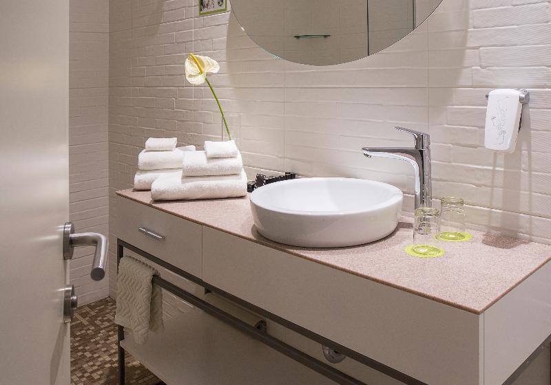 سوییت لوکس, Jump Inn Hotel Belgrade