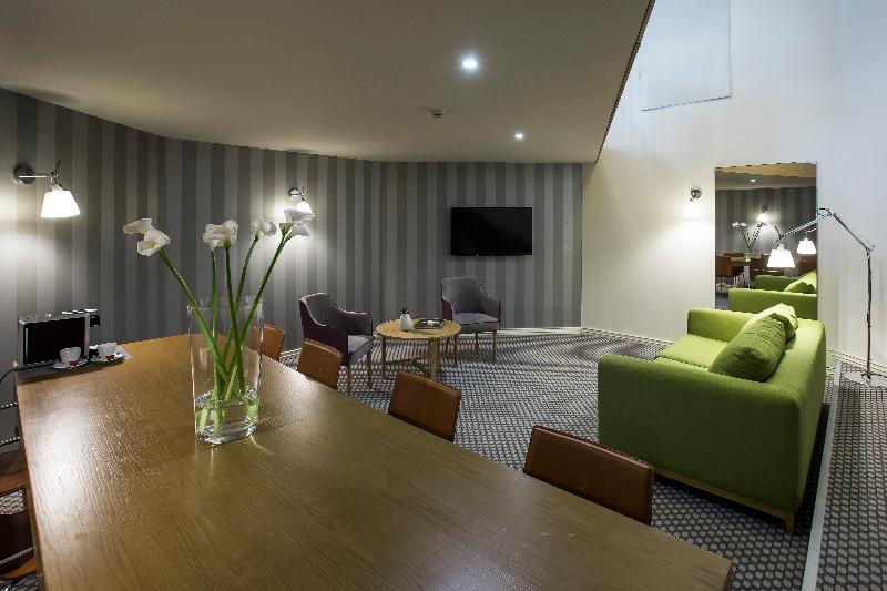 سوییت لوکس, Jump Inn Hotel Belgrade