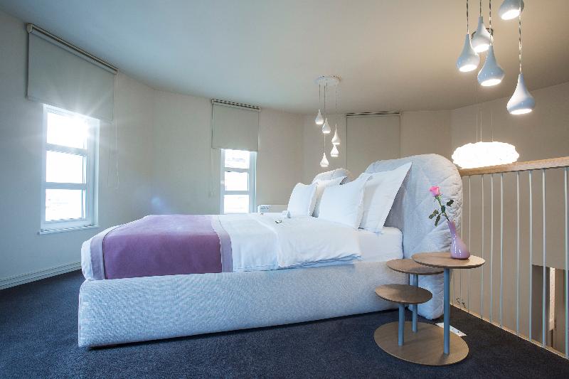 سوییت لوکس, Jump Inn Hotel Belgrade