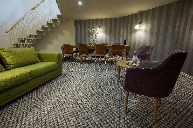 سوییت لوکس, Jump Inn Hotel Belgrade