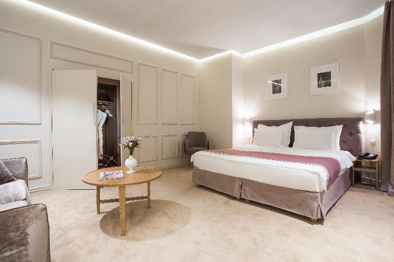 اتاق خانوادگی, Jump Inn Hotel Belgrade