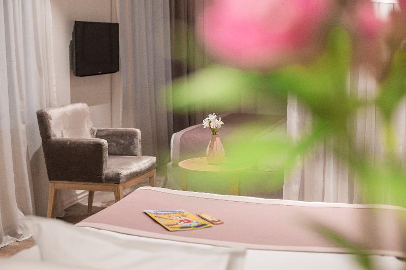 اتاق خانوادگی, Jump Inn Hotel Belgrade