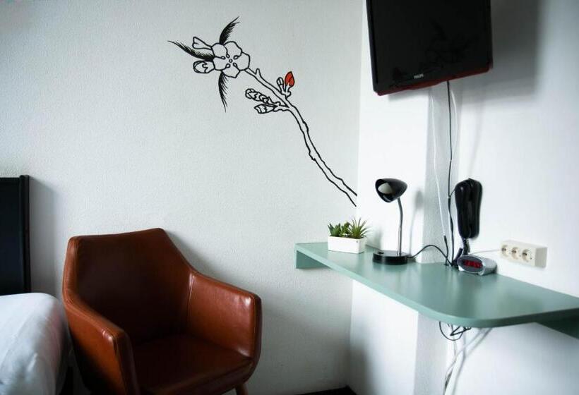 اتاق استاندارد, La Boheme