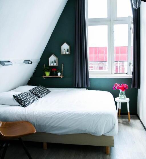 اتاق استاندارد, La Boheme