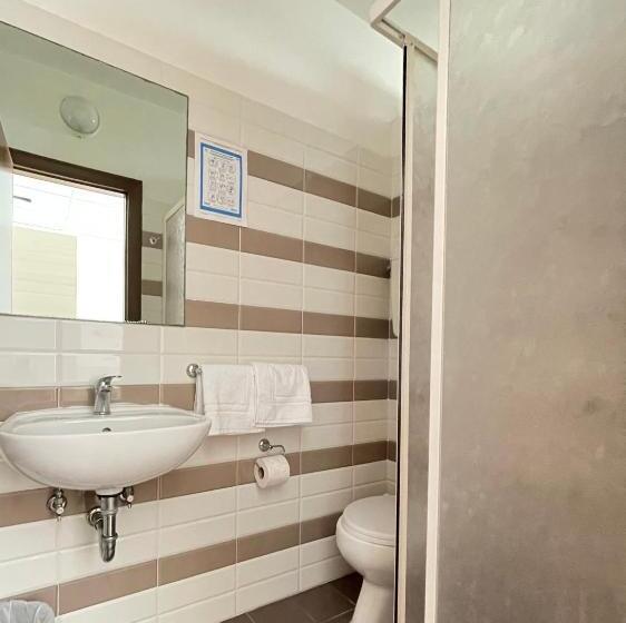 חדר קלאסי לשלושה, Orlov