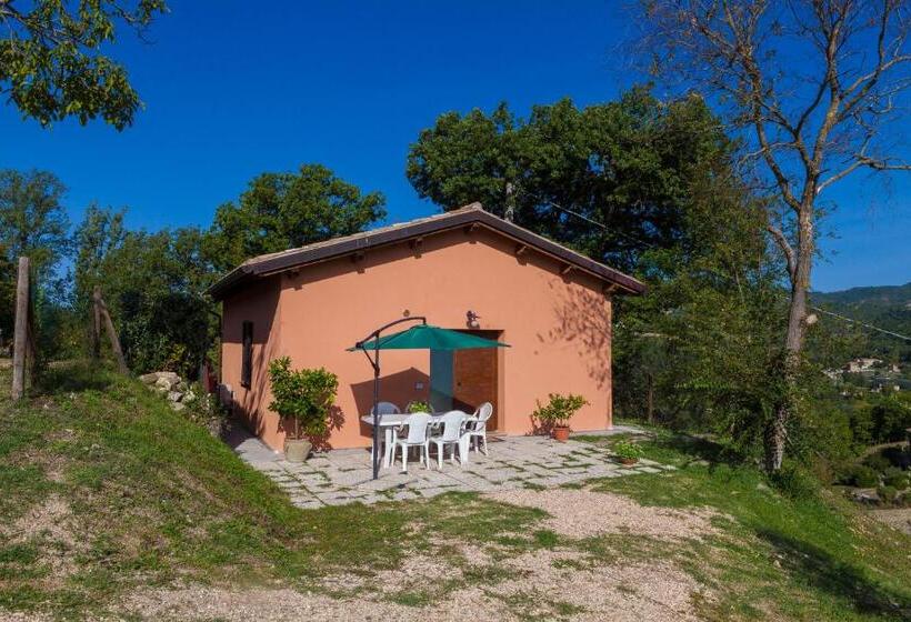 침실 2개 주택, Relais Parco Del Subasio