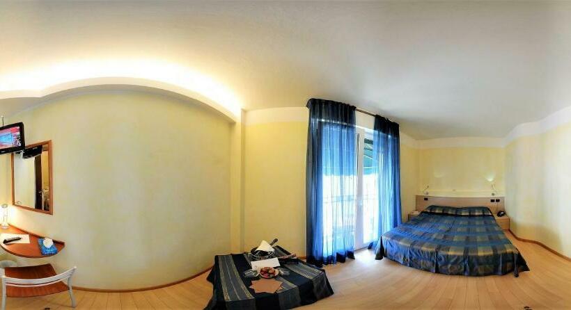 חדר קומפורט, Savoia