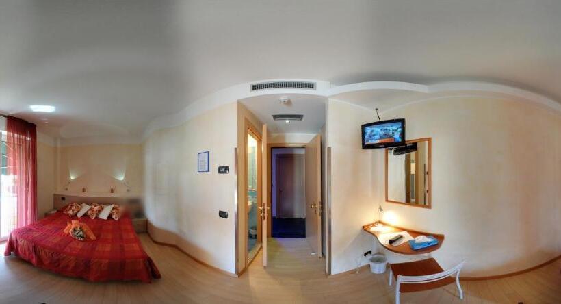 חדר קומפורט, Savoia