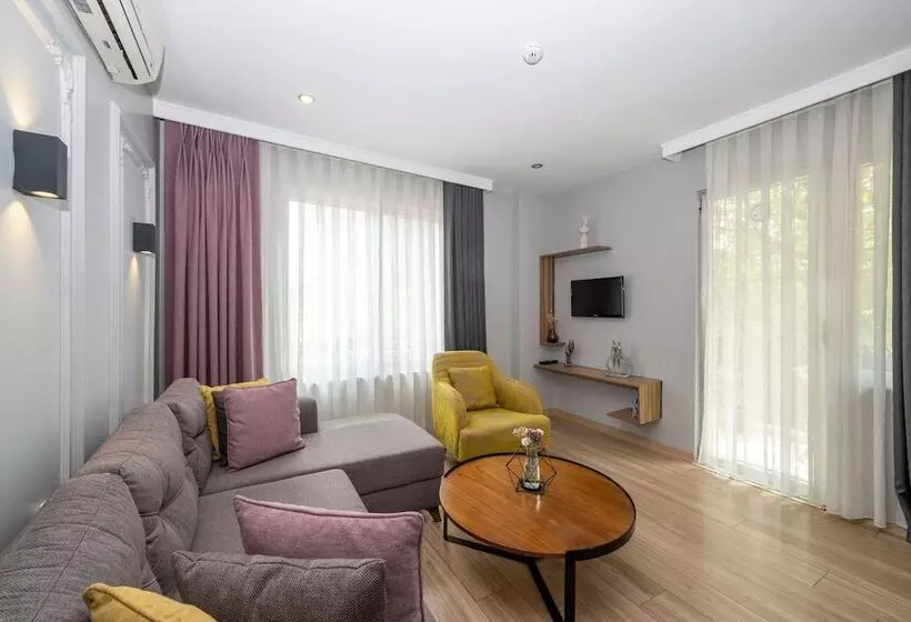 スーペリアースイート, The Marions Suite Istanbul Special Category
