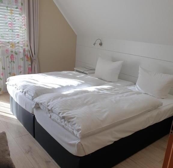 基本间, Waldblick Bsr Mit Kostenlose Bonuskarten Für Schifffahrten, Thermen, Museen Ab 2 Nächte