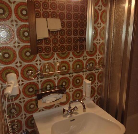 基本间, Waldblick Bsr Mit Kostenlose Bonuskarten Für Schifffahrten, Thermen, Museen Ab 2 Nächte