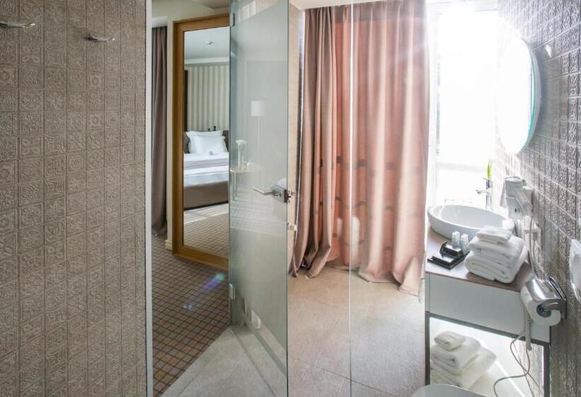 اتاق لوکس, Jump Inn Hotel Belgrade