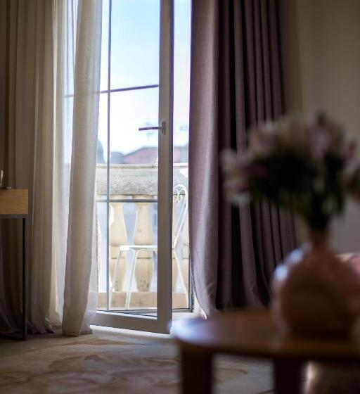 اتاق لوکس, Jump Inn Hotel Belgrade