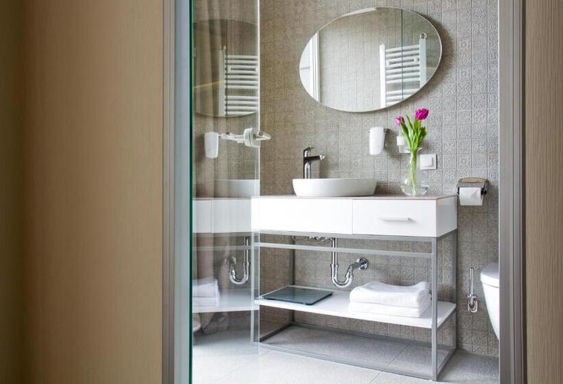 اتاق لوکس, Jump Inn Hotel Belgrade