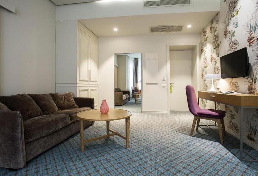 سوییت لوکس, Jump Inn Hotel Belgrade