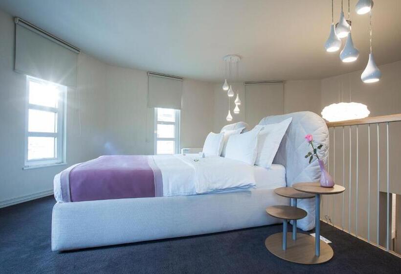 سوییت دوبلکس, Jump Inn Hotel Belgrade