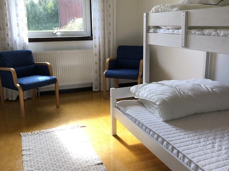Orta Banyolu Üç Kişilik Standart Oda, Saxvikens Vandrarhem
