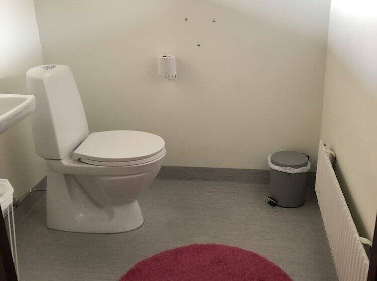 Quarto Triplo Estandar Banheiro Compartilhado, Saxvikens Vandrarhem