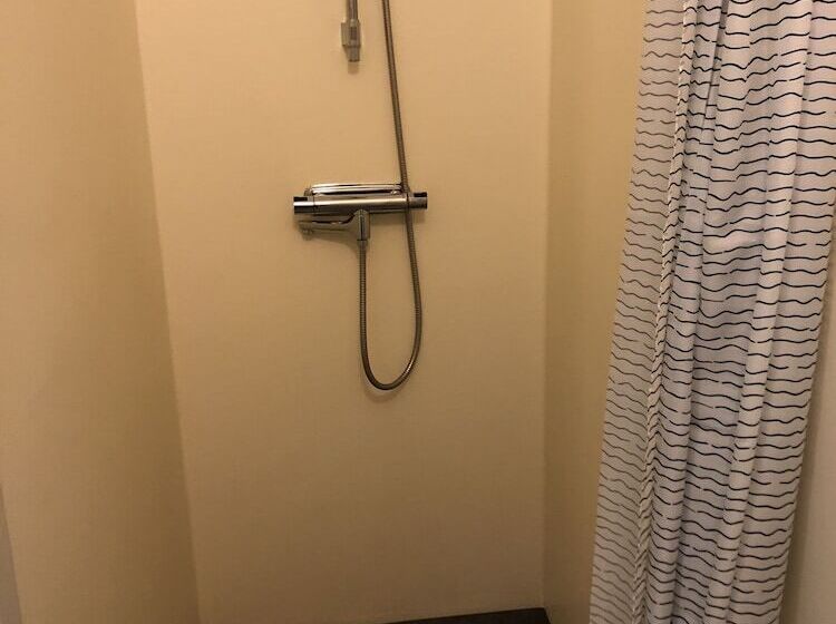 Ortak Banyolu Aile Odası, Saxvikens Vandrarhem