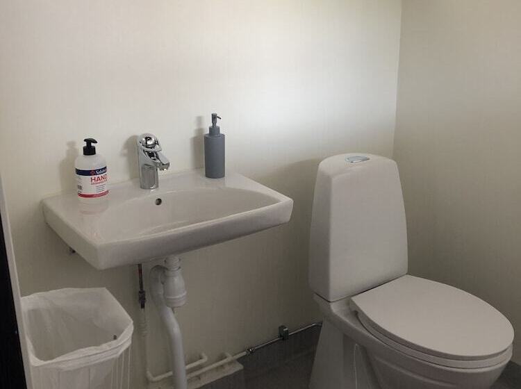 Quarto Estandar Individual Banheiro Compartilhado, Saxvikens Vandrarhem