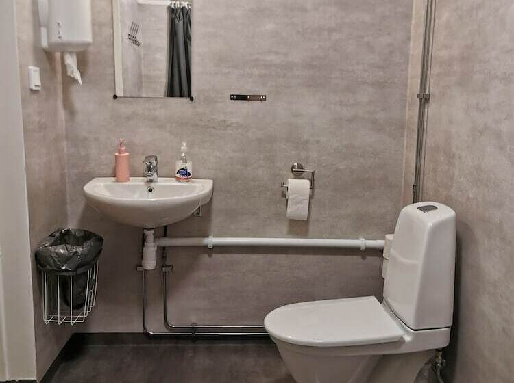 Quarto Triplo Estandar Banheiro Compartilhado, Saxvikens Vandrarhem