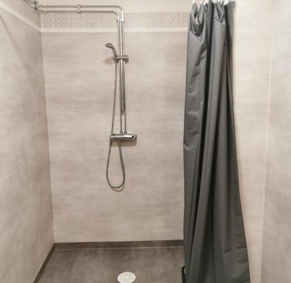 Quarto Familiar Banheiro Compartilhado, Saxvikens Vandrarhem