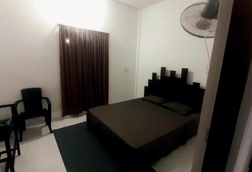 디럭스 룸, Airport Layover B&b