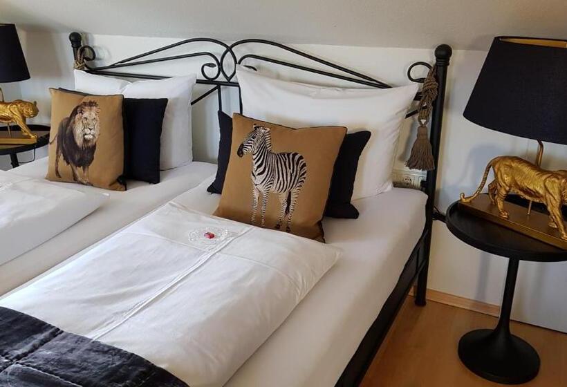 חדר דלוקס, Balthazar Iphofen, Ohne Frühstück, Nähe Knauf Gips Kg Und Connekt, No Waste, Nachhaltig, Familiär, N