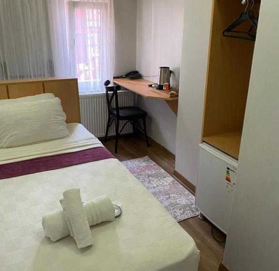 اتاق اکونومی یک تخته, Ozsefa