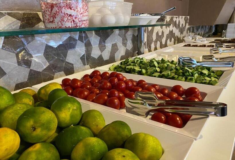 اتاق خانوادگی, Ozsefa