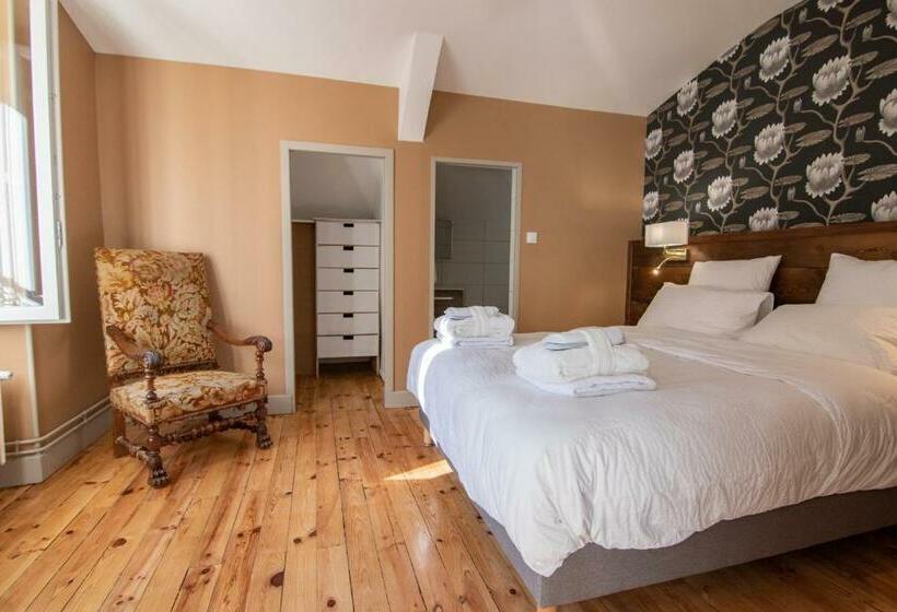 غرفة قياسية مطلّة علي الحديقة, ô Saint Michel