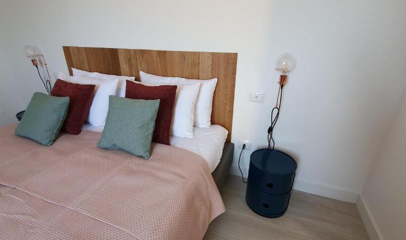 جناح مطلّ علي حمام السباحة, Villa Morro Suites