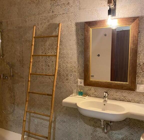 غرفة قياسية مزوَّدة بتراس, Palacio Conde Del Alamo